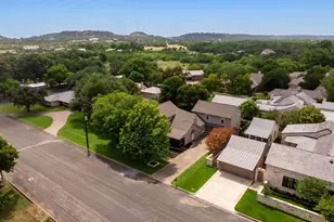 306 S Acorn St, Fredericksburg, TX 78624 - Photo 67