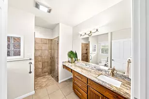 306 S Acorn St, Fredericksburg, TX 78624 - Photo 21