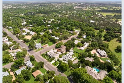 306 S Acorn St, Fredericksburg, TX 78624 - Photo 71