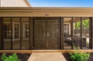 306 S Acorn St, Fredericksburg, TX 78624 - Photo 7