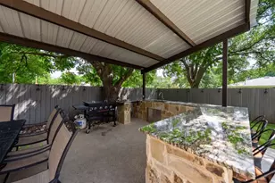 306 S Acorn St, Fredericksburg, TX 78624 - Photo 57