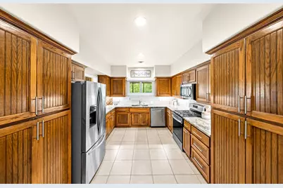 306 S Acorn St, Fredericksburg, TX 78624 - Photo 13