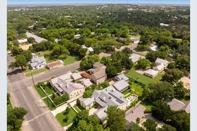 306 S Acorn St, Fredericksburg, TX 78624 - Photo 73