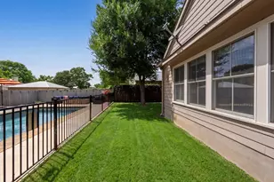 306 S Acorn St, Fredericksburg, TX 78624 - Photo 61