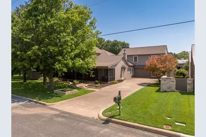 306 S Acorn St, Fredericksburg, TX 78624 - Photo 5