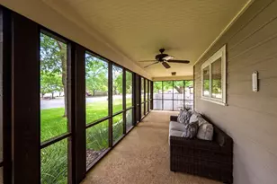 306 S Acorn St, Fredericksburg, TX 78624 - Photo 63