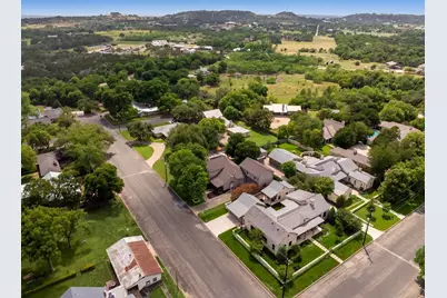 306 S Acorn St, Fredericksburg, TX 78624 - Photo 69