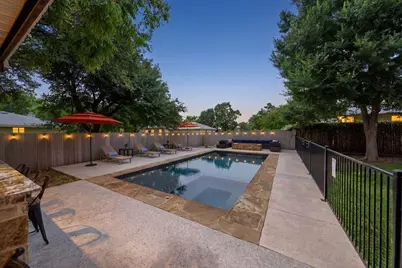 306 S Acorn St, Fredericksburg, TX 78624 - Photo 49