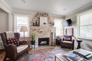 203 W Travis St, Fredericksburg, TX 78624 - Photo 5