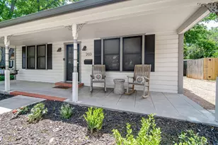 203 W Travis St, Fredericksburg, TX 78624 - Photo 19