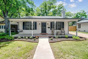 203 W Travis St, Fredericksburg, TX 78624 - Photo 1
