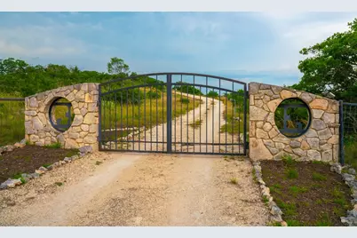 225 Valley View Dr, Comfort, TX 78013 - Photo 41