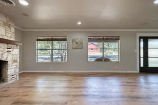 202 Bluebonnet, Fredericksburg, TX 78624 - Photo 21