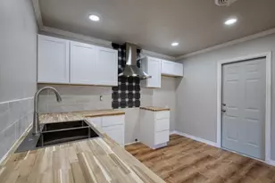 202 Bluebonnet, Fredericksburg, TX 78624 - Photo 11
