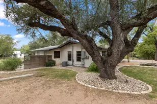 202 Bluebonnet, Fredericksburg, TX 78624 - Photo 9