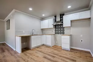 202 Bluebonnet, Fredericksburg, TX 78624 - Photo 13