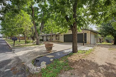 202 Bluebonnet, Fredericksburg, TX 78624 - Photo 7