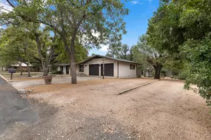 202 Bluebonnet, Fredericksburg, TX 78624 - Photo 7