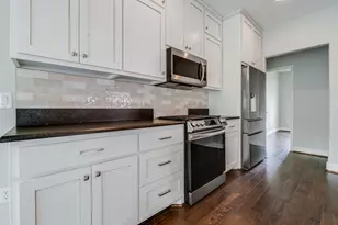 218 E Creekview Dr, Fredericksburg, TX 78624 - Photo 5