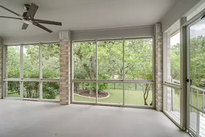 218 E Creekview Dr, Fredericksburg, TX 78624 - Photo 11