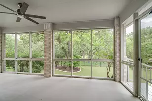 218 E Creekview Dr, Fredericksburg, TX 78624 - Photo 11