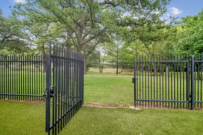 218 E Creekview Dr, Fredericksburg, TX 78624 - Photo 31