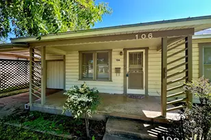 106 W Burbank St, Fredericksburg, TX 78624 - Photo 3