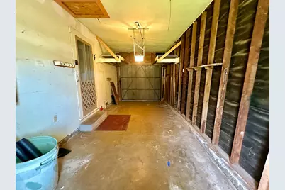 106 W Burbank St, Fredericksburg, TX 78624 - Photo 13