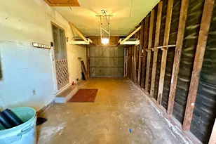 106 W Burbank St, Fredericksburg, TX 78624 - Photo 13