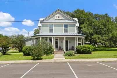 208 N Avenue G, Johnson City, TX 78636 - Photo 3