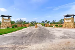 322 Axis Cir, Fredericksburg, TX 78624 - Photo 3