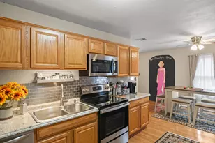 812 W Austin St, Fredericksburg, TX 78624 - Photo 3