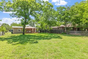 812 W Austin St, Fredericksburg, TX 78624 - Photo 27