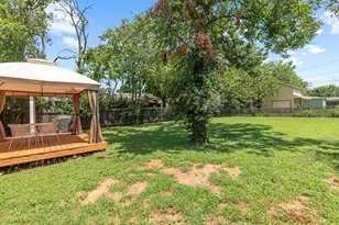 812 W Austin St, Fredericksburg, TX 78624 - Photo 29