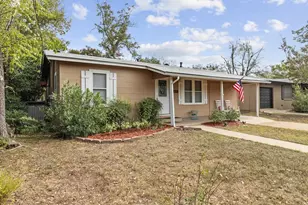 812 W Austin St, Fredericksburg, TX 78624 - Photo 31