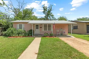 812 W Austin St, Fredericksburg, TX 78624 - Photo 1