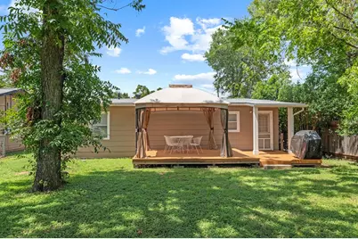 812 W Austin St, Fredericksburg, TX 78624 - Photo 29