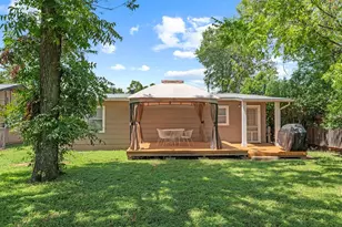 812 W Austin St, Fredericksburg, TX 78624 - Photo 29