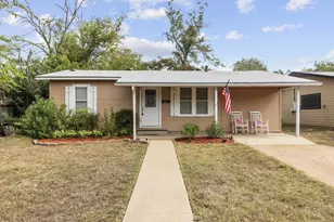 812 W Austin St, Fredericksburg, TX 78624 - Photo 1