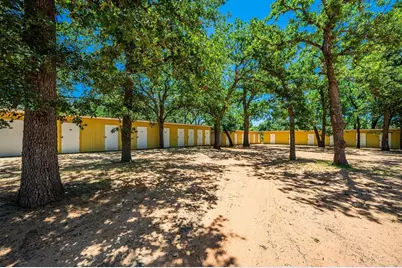 1709 N Llano St, Fredericksburg, TX 78624 - Photo 25