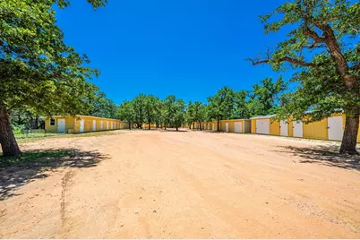 1709 N Llano St, Fredericksburg, TX 78624 - Photo 5