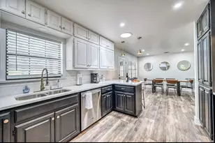 1009 Ave D, Fredericksburg, TX 78624 - Photo 7
