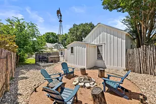 410 E Schubert St, Fredericksburg, TX 78624 - Photo 15