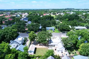 410 E Schubert St, Fredericksburg, TX 78624 - Photo 17