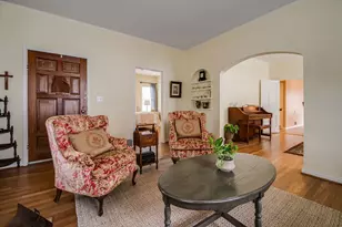 311 W Austin St, Fredericksburg, TX 78624 - Photo 9