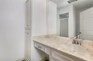 2611 Eisenhauer Rd, San Antonio, TX 78209 - Photo 19