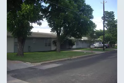 448 E Walnut St, Fredericksburg, TX 78624 - Photo 1