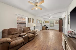 211 Coronado Dr, Kerrville, TX 78028 - Photo 5