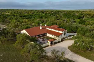 862 Grape Creek Rd, Fredericksburg, TX 78624 - Photo 3