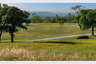 862 Grape Creek Rd, Fredericksburg, TX 78624 - Photo 5